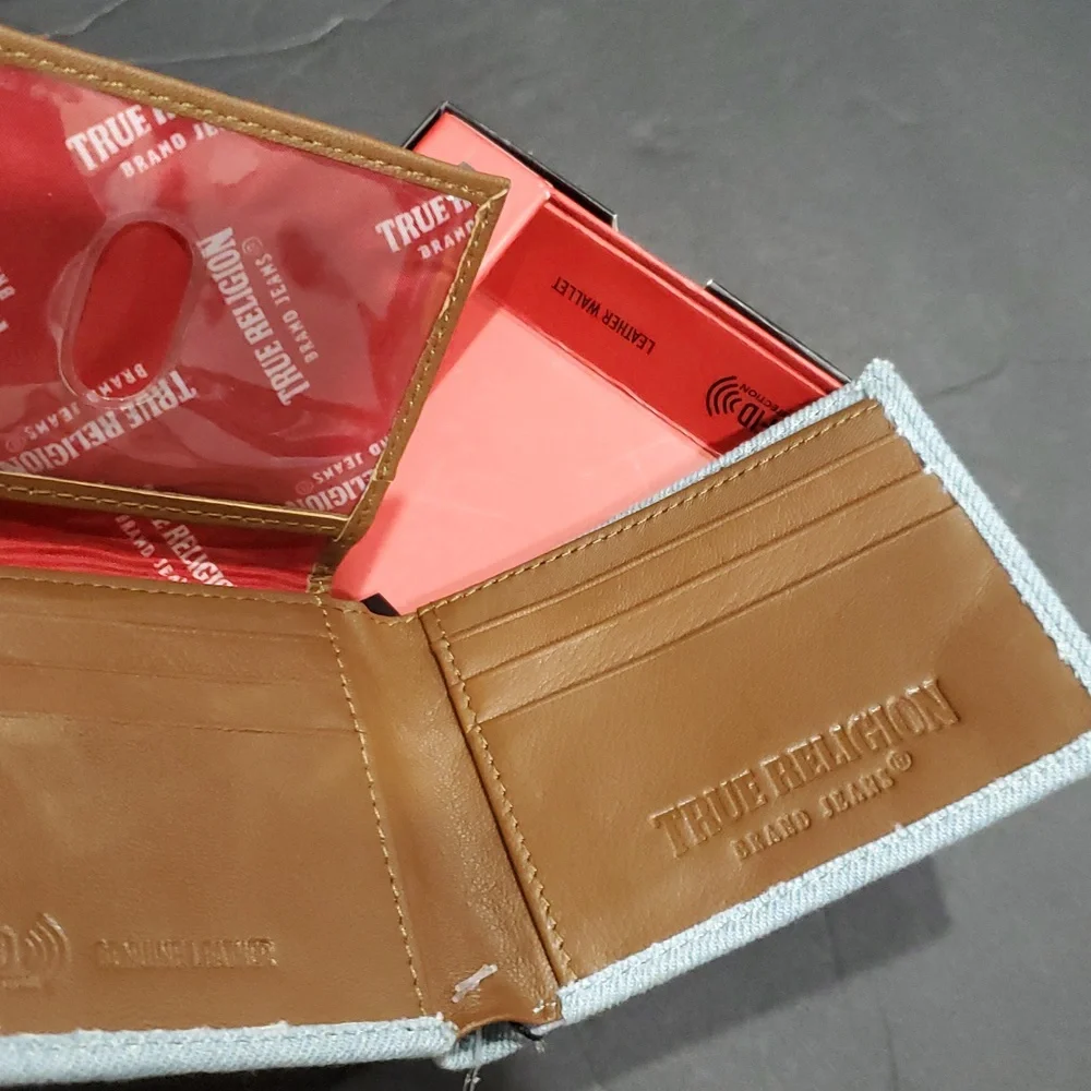 True Religion blue‎ jeans denim men's bifold brown leather wallet new in box